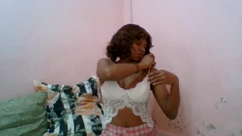 Snapshot of aurelia107 chatting on June 26, 9:52 pm aurelia107 online show from June 26, 9:52 pm