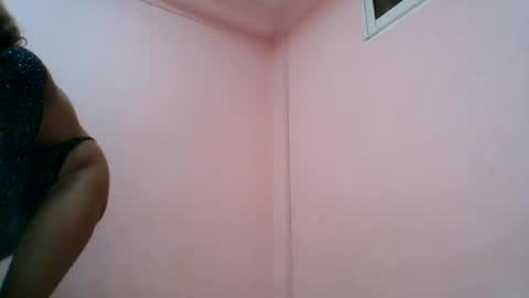 Snapshot of aurelia107 chatting on July 7, 9:52 pm aurelia107 online show from July 7, 9:52 pm