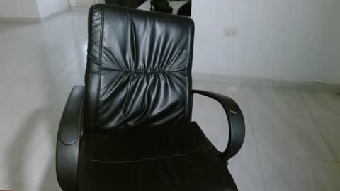 Snapshot of aureliv1 chatting on June 30, 10:44 pm Aureliano online show from June 30, 10:44 pm