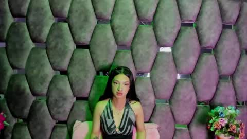 aurora online show from December 20, 2:35 pm