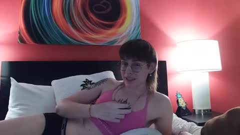 Snapshot of aurora_996 chatting on April 10, 5:34 am Aurora online show from April 10, 5:34 am