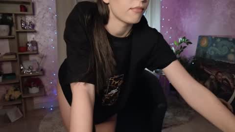 Snapshot of aurora_aksness chatting on December 15, 7:31 pm Aurora online show from December 15, 7:31 pm