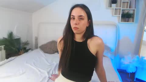 Snapshot of aurora_aksness chatting on January 29, 10:37 am Aurora online show from January 29, 10:37 am