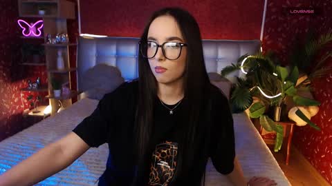 Snapshot of aurora_aksness chatting on February 5, 6:15 pm Aurora online show from February 5, 6:15 pm