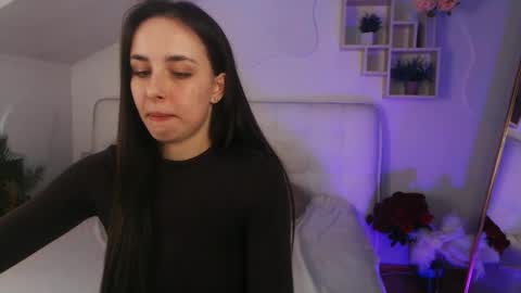 Snapshot of aurora_aksness chatting on March 10, 5:18 pm Aurora online show from March 10, 5:18 pm