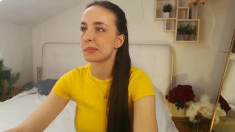 Snapshot of aurora_aksness chatting on March 11, 10:29 am Aurora online show from March 11, 10:29 am