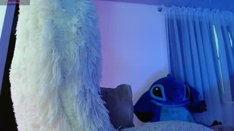 Snapshot of aurora_blossom__ chatting on September 18, 9:06 pm Aurora online show from September 18, 9:06 pm