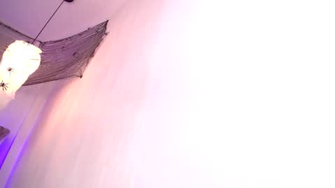 Snapshot of aurora_brown chatting on October 24, 6:54 am Aurora online show from October 24, 6:54 am