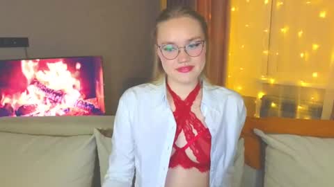 Kate online show from December 14, 4:42 pm