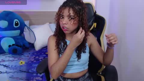 Snapshot of aurora_rodriguez chatting on December 2, 12:29 pm aurora_rodriguez online show from December 2, 12:29 pm