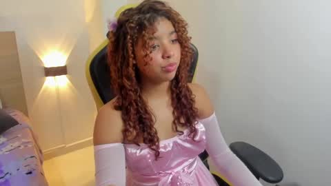 Snapshot of aurora_rodriguez chatting on January 23, 3:22 pm aurora_rodriguez online show from January 23, 3:22 pm