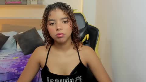 Snapshot of aurora_rodriguez chatting on January 30, 12:06 pm aurora_rodriguez online show from January 30, 12:06 pm