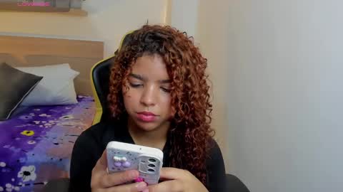 Snapshot of aurora_rodriguez chatting on February 1, 3:18 pm aurora_rodriguez online show from February 1, 3:18 pm