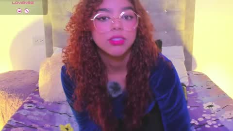 Snapshot of aurora_rodriguez chatting on March 7, 2:25 am aurora_rodriguez online show from March 7, 2:25 am