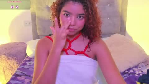Snapshot of aurora_rodriguez chatting on March 7, 5:29 am aurora_rodriguez online show from March 7, 5:29 am