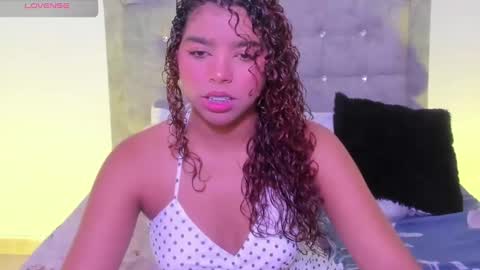 Snapshot of aurora_rodriguez chatting on March 12, 2:52 am aurora_rodriguez online show from March 12, 2:52 am