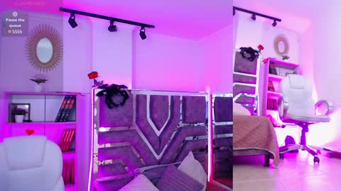 Aurora online show from December 4, 2:37 pm