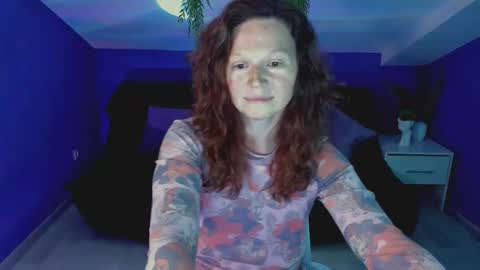 auroraborealis__ online show from September 22, 6:59 am
