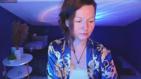 auroraborealis__ online show from October 16, 6:58 am