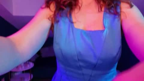 auroraborealis__ online show from November 4, 6:34 am