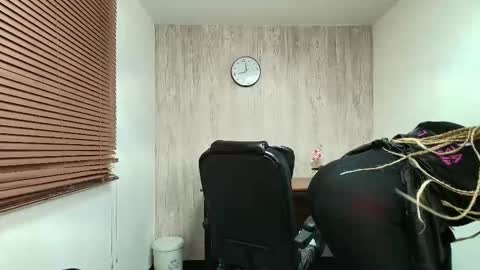 Ariana online show from November 12, 2:01 am