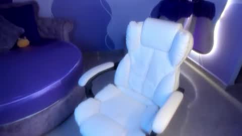 auroracute2 online show from November 7, 2:06 pm