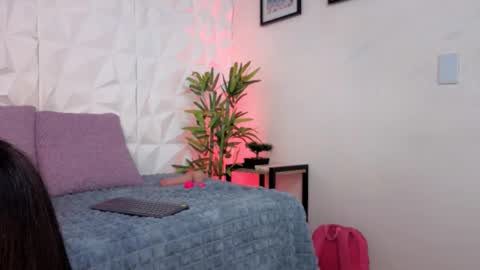 Snapshot of auroralanee chatting on October 29, 7:37 pm aurora online show from October 29, 7:37 pm