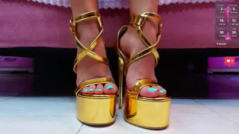 Aurora online show from February 15, 1:52 pm