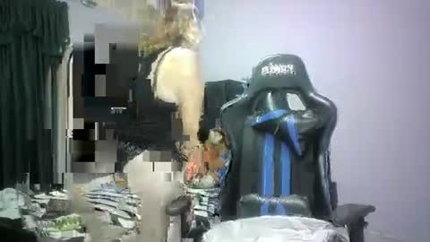 Snapshot of aurori997239 chatting on October 30, 2:13 am aurori997239 online show from October 30, 2:13 am