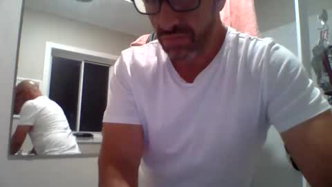 Snapshot of aussieguy59660 chatting on December 22, 1:41 pm aussieguy59660 online show from December 22, 1:41 pm