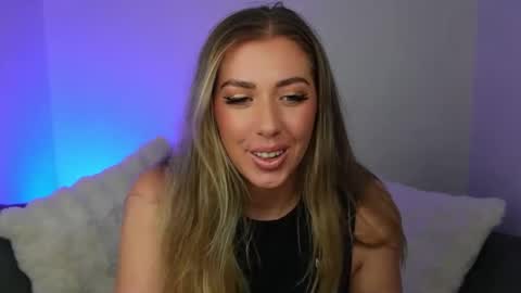 aussielulu online show from October 17, 11:24 am