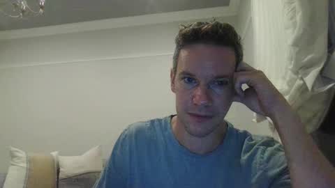 aussiesurfer0000 online show from February 4, 9:38 am