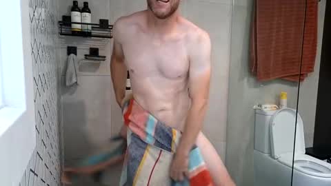 Snapshot of aussieweapon chatting on January 19, 10:39 pm Nick online show from January 19, 10:39 pm