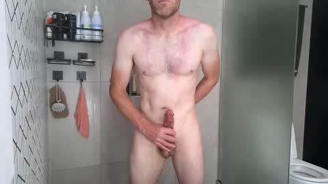 Snapshot of aussieweapon chatting on October 31, 10:55 pm Nick online show from October 31, 10:55 pm