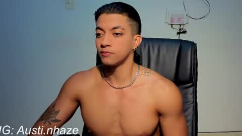 Snapshot of austiin_haze chatting on August 1, 11:47 pm Austin online show from August 1, 11:47 pm