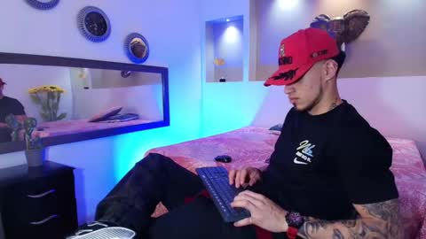 AUSTIN  online show from December 18, 6:32 am