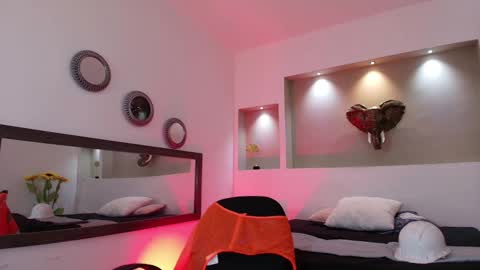 AUSTIN  online show from January 17, 6:47 am