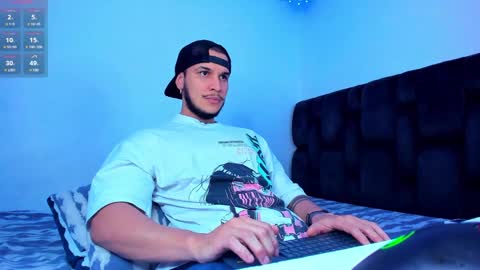 Snapshot of austin_curry chatting on December 12, 2:26 am A online show from December 12, 2:26 am