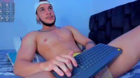 Snapshot of austin_curry chatting on December 13, 5:38 am A online show from December 13, 5:38 am