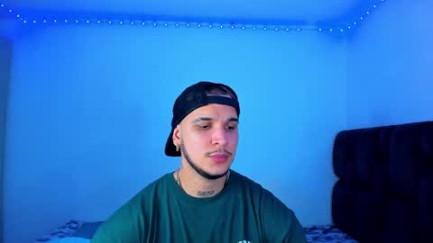 Snapshot of austin_curry chatting on December 20, 10:54 pm A online show from December 20, 10:54 pm