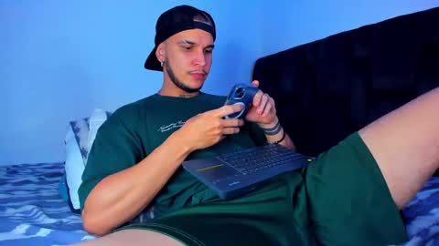 Snapshot of austin_curry chatting on December 21, 1:58 am A online show from December 21, 1:58 am