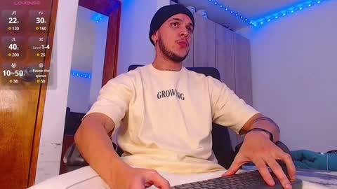 Snapshot of austin_curry chatting on February 25, 3:31 am A online show from February 25, 3:31 am