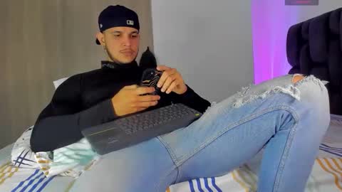 A online show from December 20, 11:34 pm