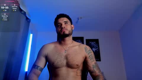 AustinTorres  online show from October 18, 9:48 pm