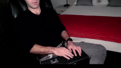 Snapshot of australopithas chatting on October 26, 12:44 pm australopithas online show from October 26, 12:44 pm