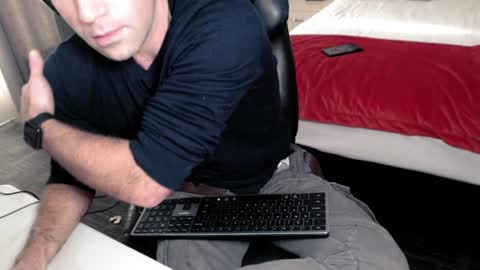 australopithas online show from May 18, 1:02 am