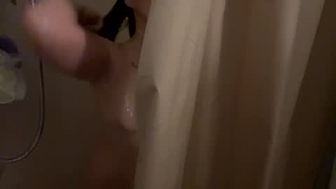 Snapshot of autumn563 chatting on December 29, 6:24 am Autumn online show from December 29, 6:24 am