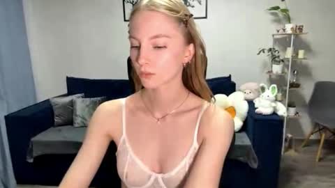 Annie online show from October 14, 5:58 pm