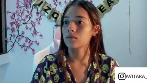 Snapshot of ava_broown chatting on March 22, 2:26 am online show from March 22, 2:26 am