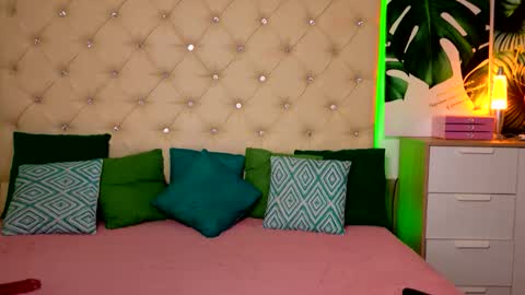 Snapshot of ava_maax chatting on May 25, 5:13 am Ava online show from May 25, 5:13 am